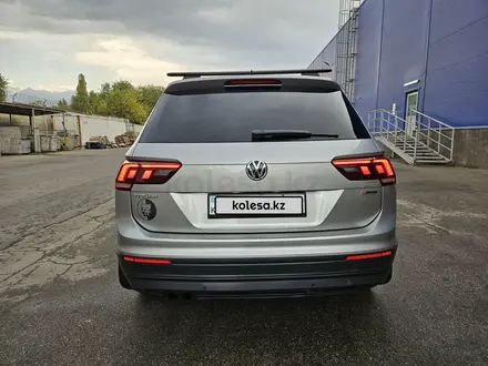 Volkswagen Tiguan 2018 года за 11 400 000 тг. в Алматы – фото 7