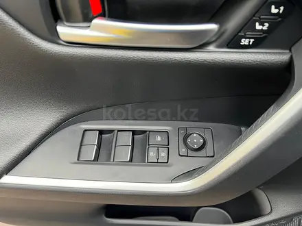 Toyota RAV4 2022 года за 20 900 000 тг. в Алматы – фото 11