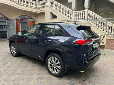 Toyota RAV4 2022 года за 20 900 000 тг. в Алматы – фото 22