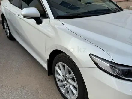Toyota Camry 2021 года за 13 300 000 тг. в Павлодар – фото 3
