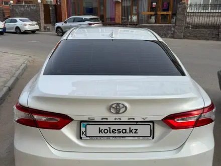 Toyota Camry 2021 года за 13 300 000 тг. в Павлодар – фото 2