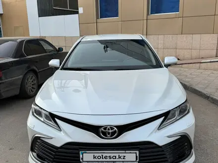 Toyota Camry 2021 года за 13 300 000 тг. в Павлодар