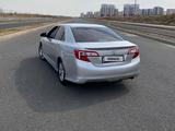 Toyota Camry 2014 годаfor8 100 000 тг. в Шымкент – фото 2