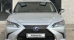 Lexus ES 300h 2019 годаүшін20 000 000 тг. в Алматы