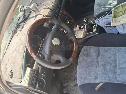 Volkswagen Passat 2001 года за 2 700 000 тг. в Астана – фото 6