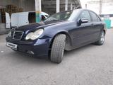 Mercedes-Benz C 200 2000 года за 2 500 000 тг. в Тараз – фото 2