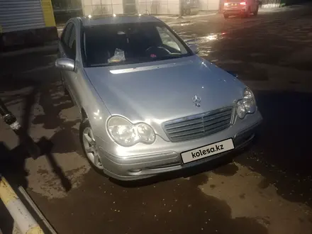 Mercedes-Benz C 200 2005 года за 4 000 000 тг. в Астана