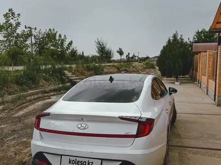 Hyundai Sonata 2022 года за 13 000 000 тг. в Атырау – фото 4