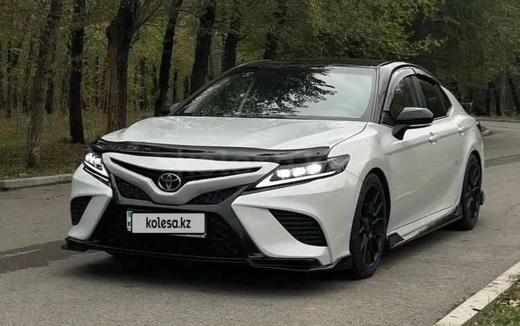 Toyota Camry 2021 года за 15 000 000 тг. в Алматы