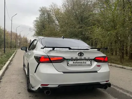 Toyota Camry 2021 года за 15 000 000 тг. в Алматы – фото 4