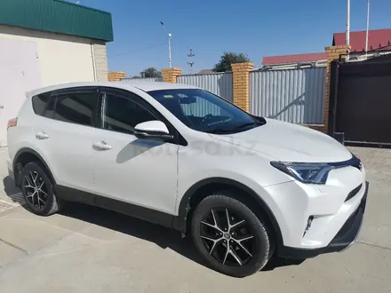 Toyota RAV4 2019 года за 12 650 000 тг. в Атырау – фото 3