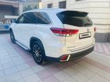 Toyota Highlander 2019 года за 24 500 000 тг. в Алматы – фото 4