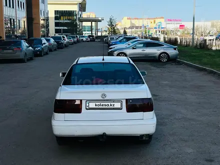 Volkswagen Passat 1994 года за 1 600 000 тг. в Петропавловск – фото 4