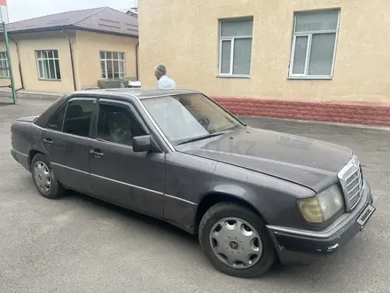 Mercedes-Benz E 220 1993 года за 1 150 000 тг. в Алматы – фото 2