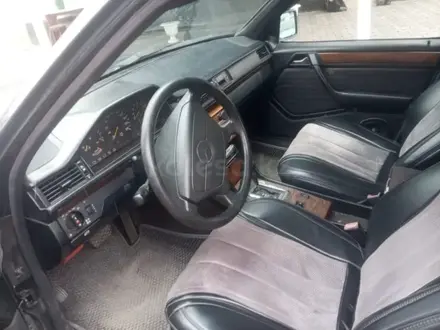 Mercedes-Benz E 230 1990 года за 550 000 тг. в Алматы – фото 2