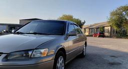 Toyota Camry 1998 года за 2 200 000 тг. в Тараз – фото 2
