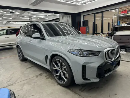 BMW X5 2023 года за 60 000 000 тг. в Алматы – фото 2