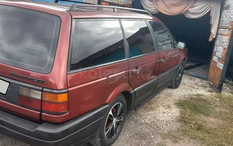 Volkswagen Passat 1992 годаfor1 750 000 тг. в Караганда