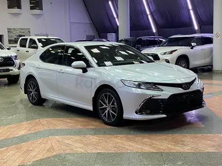 Toyota Camry Luxe 2021 года за 25 000 000 тг. в Караганда – фото 2
