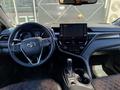 Toyota Camry 2021 года за 17 200 000 тг. в Уральск – фото 5