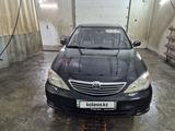 Toyota Camry 2004 годаfor4 700 000 тг. в Актобе