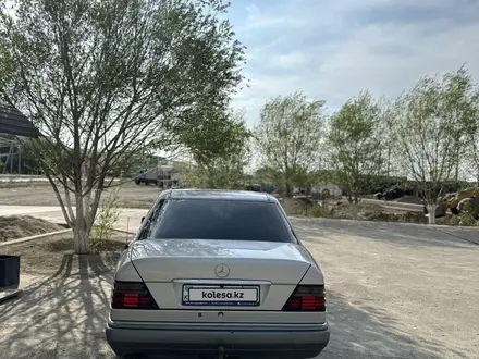 Mercedes-Benz E 300 1995 года за 2 700 000 тг. в Жезказган – фото 10