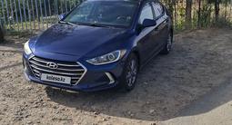 Hyundai Elantra 2017 года за 6 100 000 тг. в Атырау – фото 2