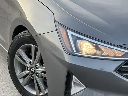 Hyundai Elantra 2019 года за 8 500 000 тг. в Актау – фото 2