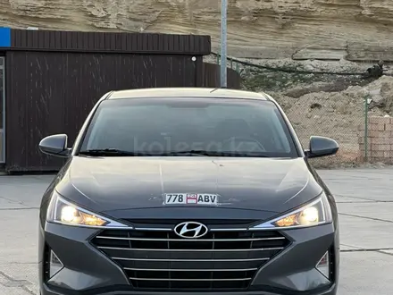 Hyundai Elantra 2019 года за 8 500 000 тг. в Актау – фото 3