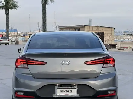 Hyundai Elantra 2019 года за 8 500 000 тг. в Актау – фото 5