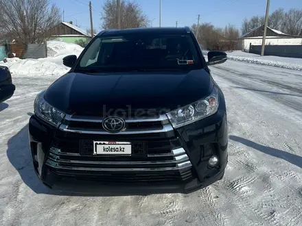 Toyota Highlander 2019 года за 14 000 000 тг. в Жезказган