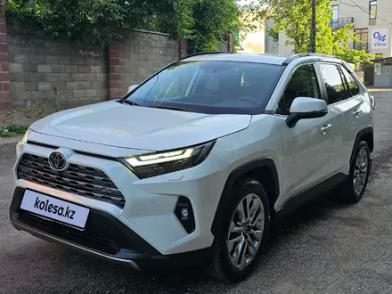 Toyota RAV4 2024 года за 19 950 000 тг. в Алматы – фото 2