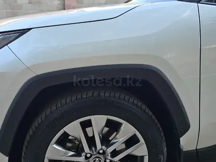Toyota RAV4 2024 года за 19 950 000 тг. в Алматы – фото 12