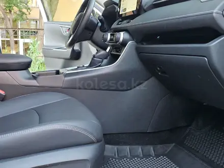 Toyota RAV4 2024 года за 19 950 000 тг. в Алматы – фото 21