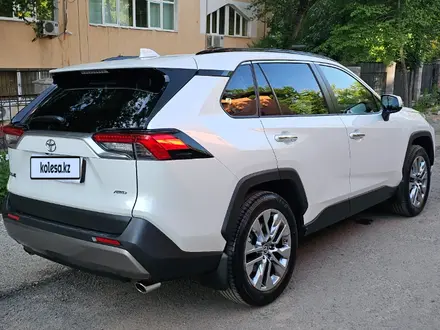 Toyota RAV4 2024 года за 19 950 000 тг. в Алматы – фото 5