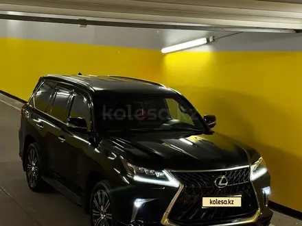 Lexus LX 570 2018 года за 44 500 000 тг. в Алматы