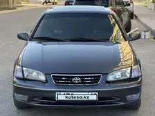 Toyota Camry, 1999