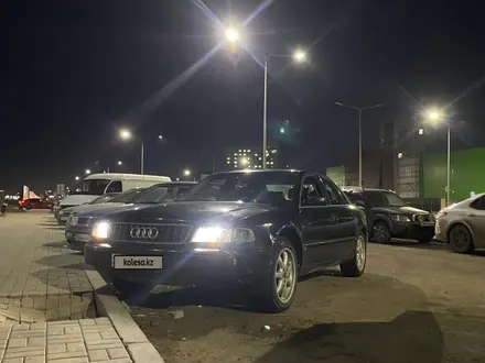 Audi A8 1995 года за 1 700 000 тг. в Астана