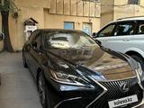 Lexus ES 300h 2021 годаүшін19 800 000 тг. в Алматы – фото 2