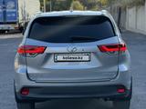 Toyota Highlander 2018 года за 17 500 000 тг. в Алматы – фото 4