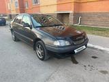 Toyota Avensis 1998 годаүшін1 500 000 тг. в Астана