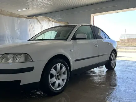 Volkswagen Passat 2001 года за 3 000 000 тг. в Актау – фото 4