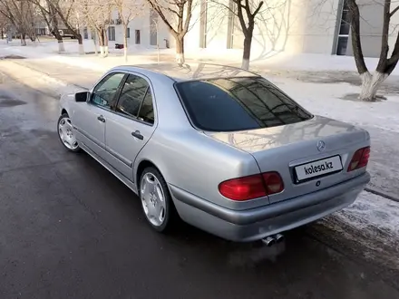 Mercedes-Benz E 230 1996 года за 4 200 000 тг. в Астана – фото 3