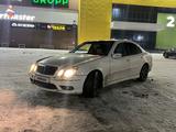 Mercedes-Benz E 320 2003 года за 3 000 000 тг. в Астана