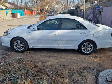 Toyota Camry 2005 года за 6 100 000 тг. в Караганда – фото 3