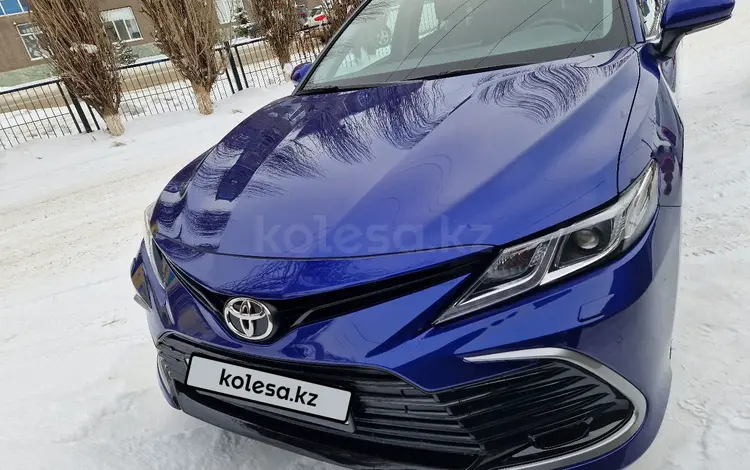 Toyota Camry 2022 года за 17 000 000 тг. в Актобе