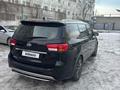 Kia Carnival 2017 года за 14 000 000 тг. в Актау – фото 9