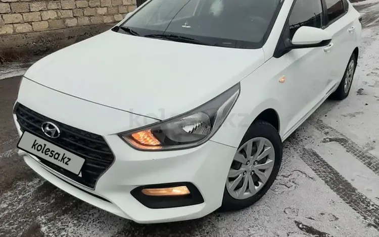 Hyundai Solaris 2018 годаfor6 900 000 тг. в Атырау