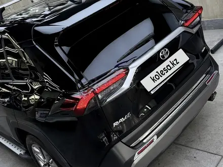 Toyota RAV4 2021 года за 17 500 000 тг. в Алматы – фото 19