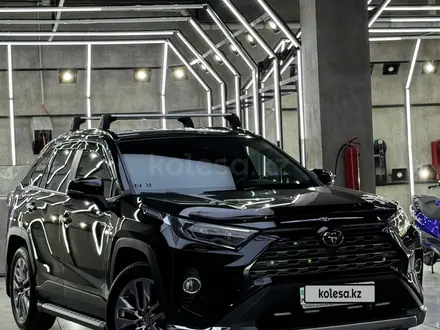 Toyota RAV4 2021 года за 17 500 000 тг. в Алматы – фото 2